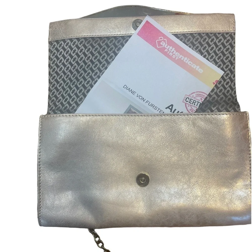 NWT Diane Von Furstenberg leather crossbody bag converts to cutch. - Picture 10 of 14
